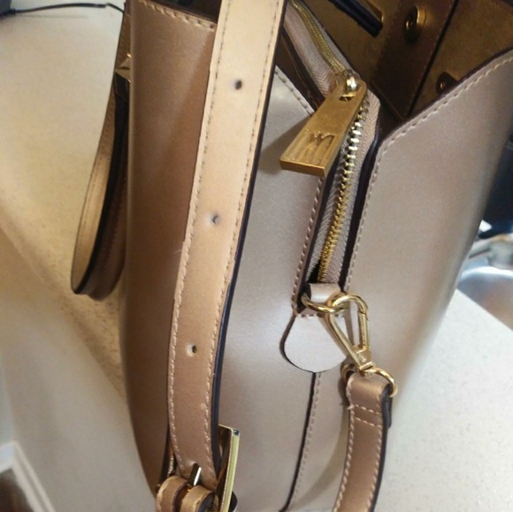 New Antonio Melani Designer Handbag / Tote - Picture 4 of 8